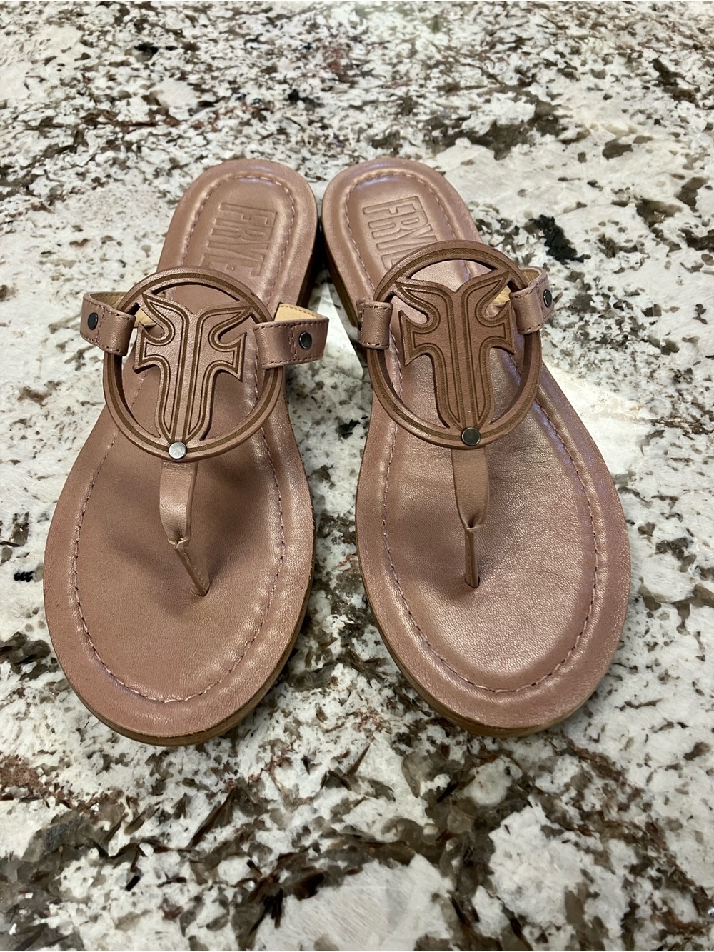 Frye Taylor Logo Sandal 8 woodrose leather flat